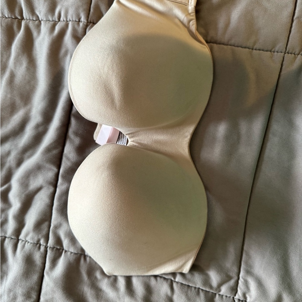 Victoria's Secret Cream Bra